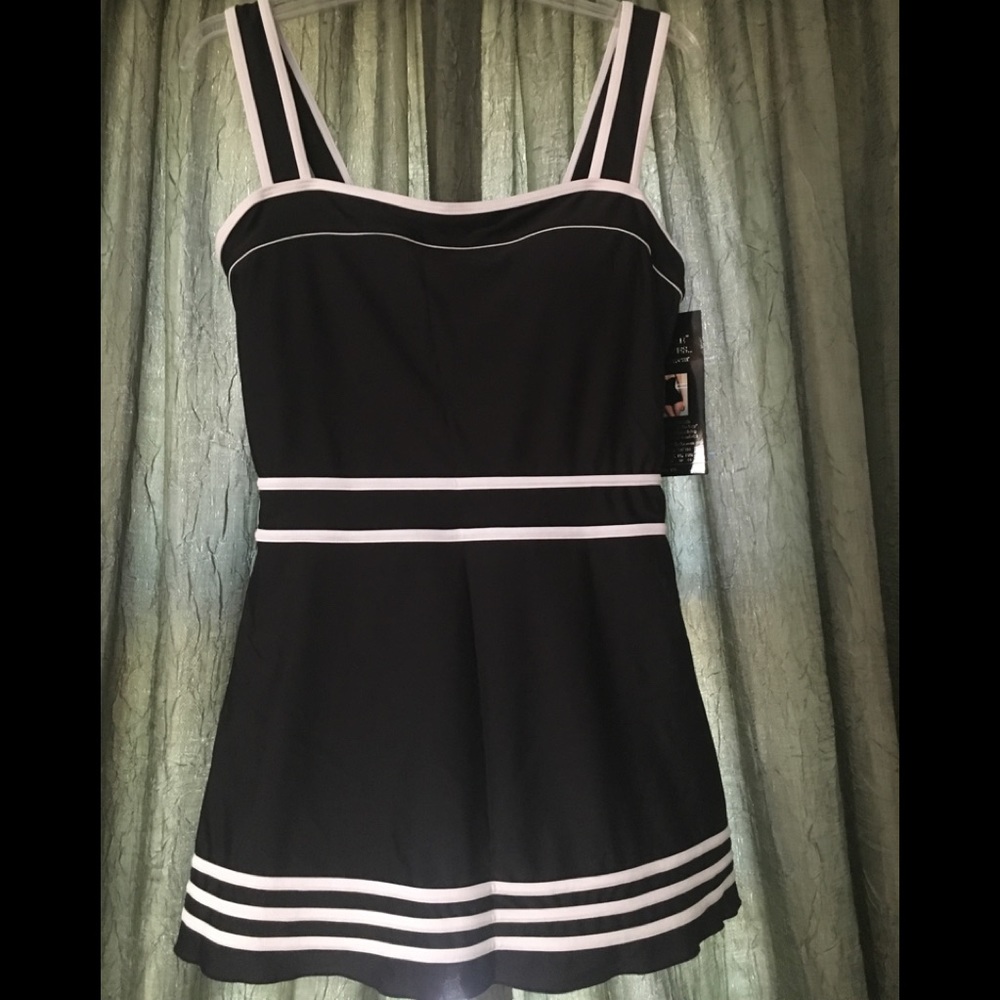 BNWT - Shore Shapes B/W swim dress - Size 14